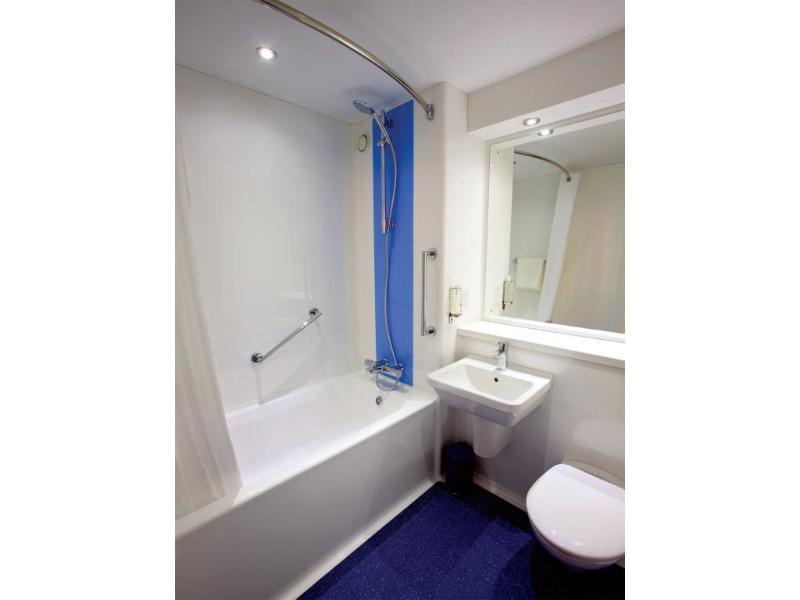 Travelodge Sheffield Central Екстер'єр фото